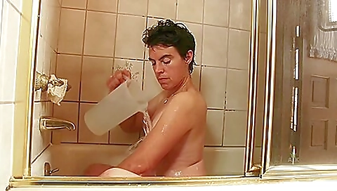 Renee Feels Grimy So She Takes A Nice Long Soak In The Bath As Sh