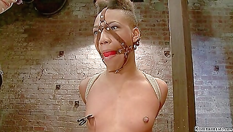 Ebony babe takes off clothes and gets her pussy licked