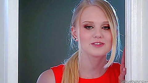 Blonde and brunette lesbian teen get off each other