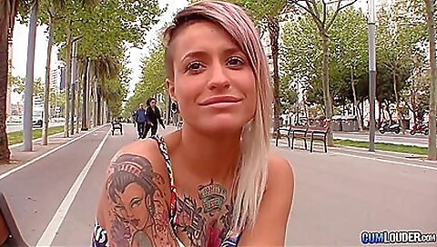 Hot blonde babe with a sexy ass is doing anal porn