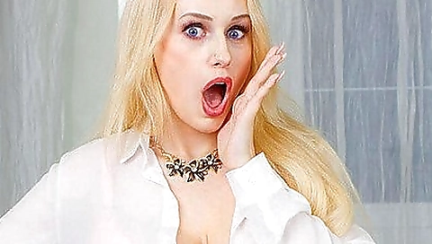 Stunning blonde beauty in VR porn is fucked by a hot dude