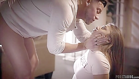 Stepmomderla loves stepping into her boyfriend's cock