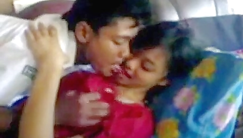 Amateur asian girl in white makes a video with a big dildo