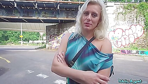 Blonde milf with big ass nailed in public by a guy
