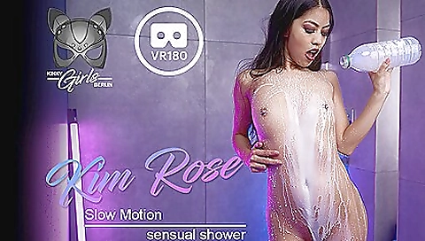 I'm getting my pussy shaved in front of me in the bathroom