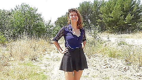 Two girls enjoy this hardthroated one-on-one threesome